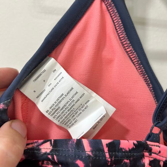 Nike Womens Sz Small Fire V Neck Tankini Swim Suit Top Pink Gaze Padded Modest - Picture 3 of 5